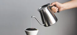 POUR OVER KETTLE 900ml -Kinto Europe pok w pd top 004 e3f4a096 103c 44ef 985a bf357f65213a